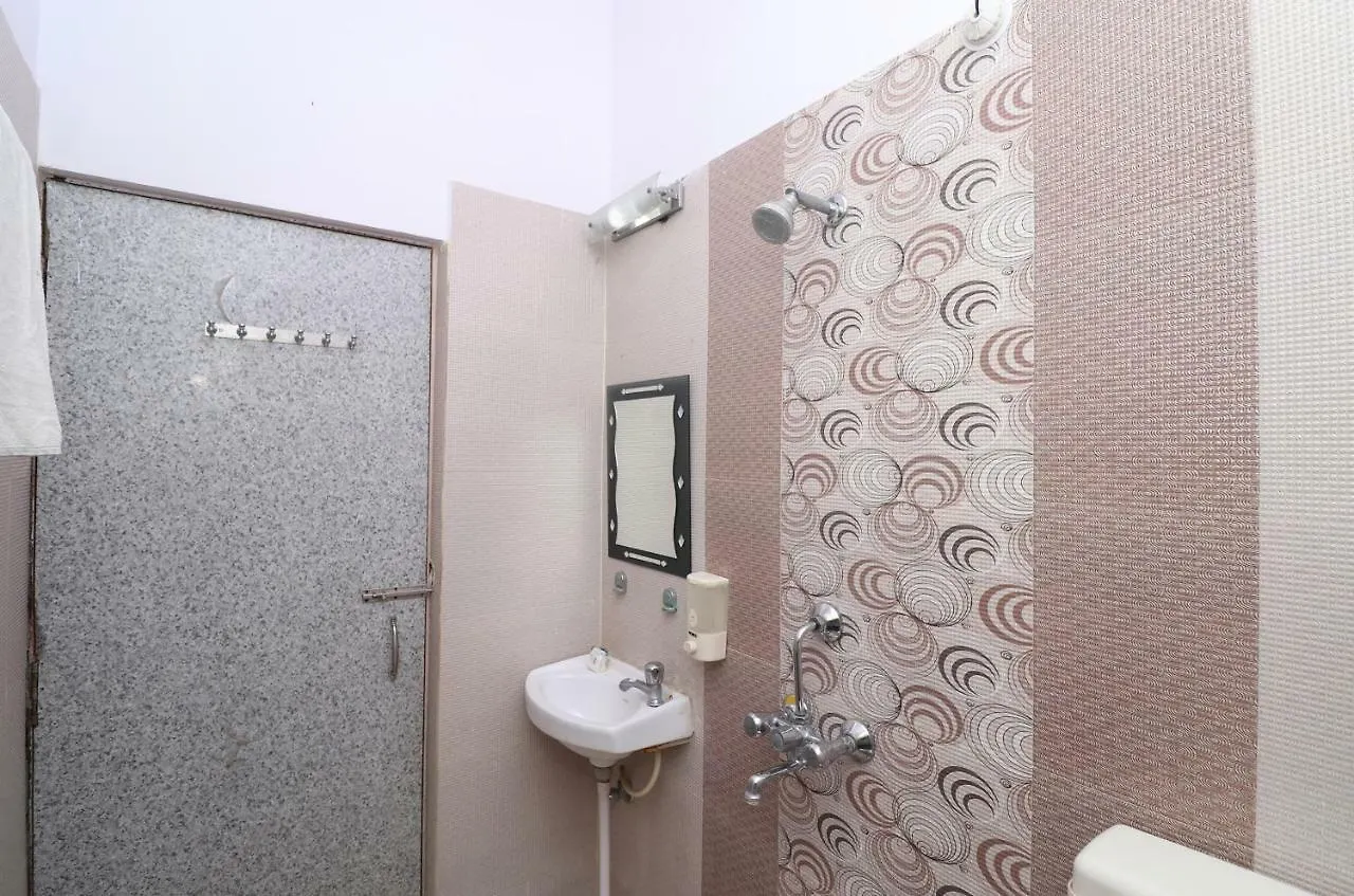 ***  Oyo 18682 Hotel Roshan Varanasi India
