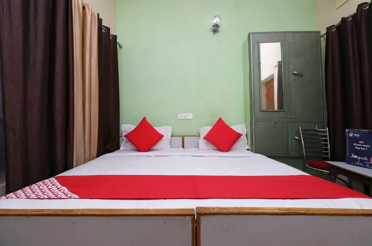 Oyo 18682 Hotel Roshan Varanasi