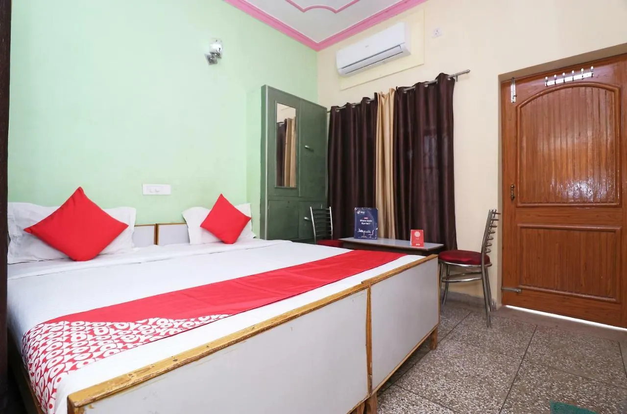 Oyo 18682 Hotel Roshan Varanasi