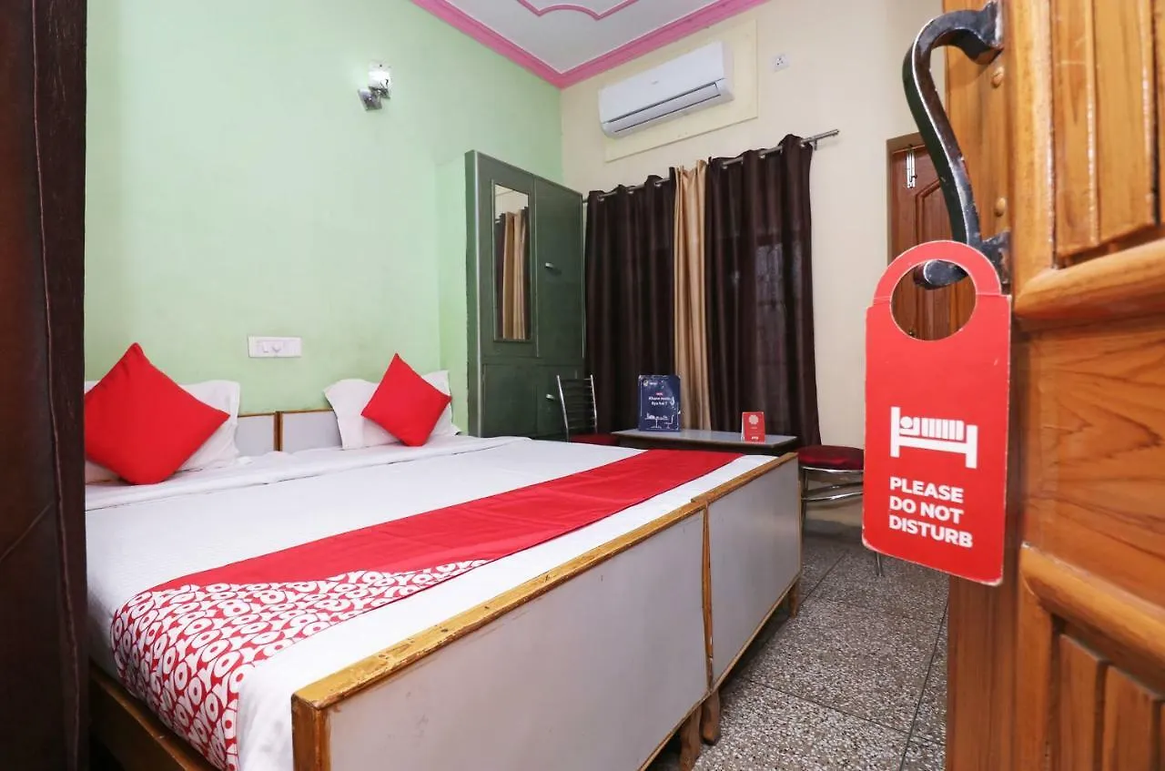 Oyo 18682 Hotel Roshan Varanasi