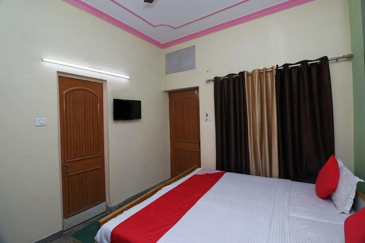 Oyo 18682 Hotel Roshan Varanasi India