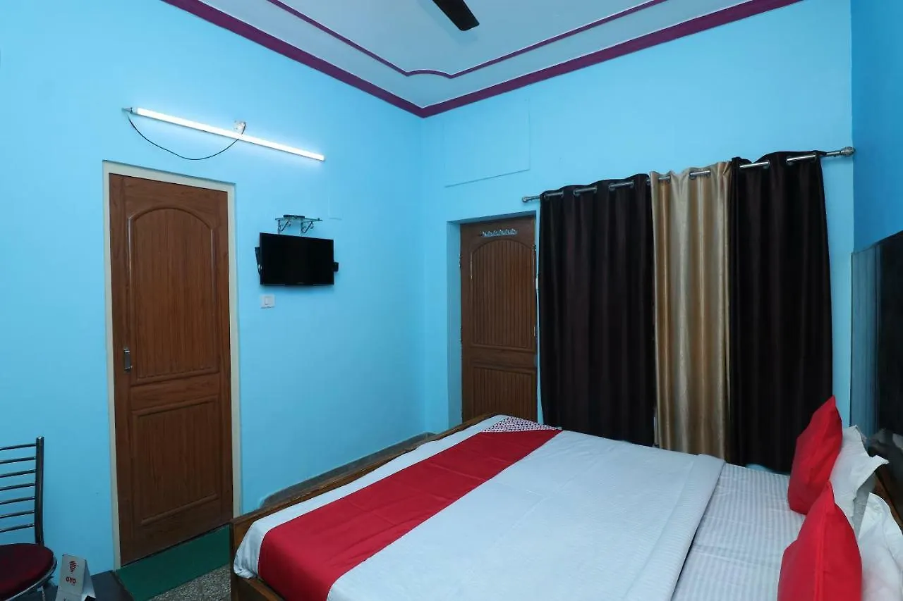 Oyo 18682 Hotel Roshan Varanasi 3*,  India